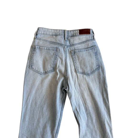HOLLISTER Women's Light Wash Ultra High Rise Mom Jeans Size 24 x 27 - Picture 5 of 8